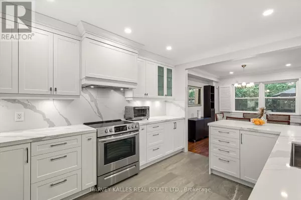 Toronto (st. Andrew-windfields), ON M2L2G2,18 FARMSTEAD ROAD