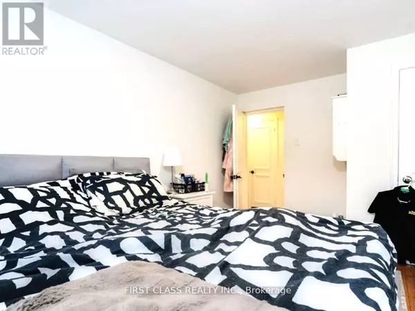 Toronto (mount Pleasant West), ON M4S1T4,117 Hillsdale AVE East #1