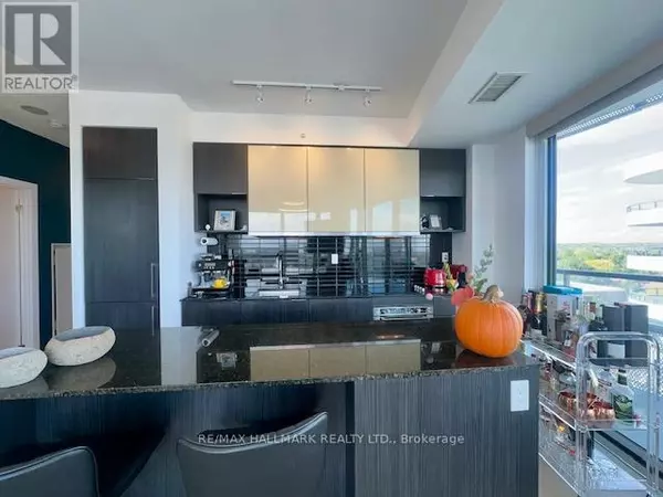 Toronto (banbury-don Mills), ON M3C0N8,99 The Donway #1009