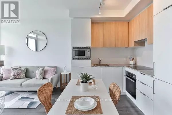 Toronto (banbury-don Mills), ON M3C0R1,50 O'Neill RD #2406