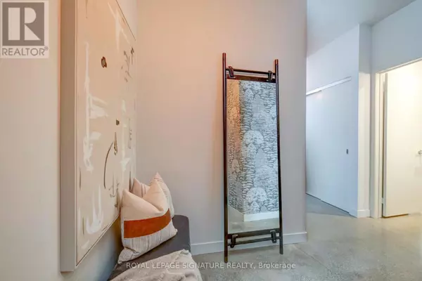 Toronto (moss Park), ON M5A3J7,52 Sumach ST #208
