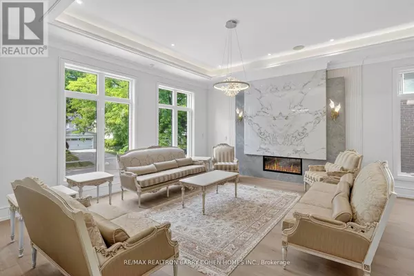 Toronto (st. Andrew-windfields), ON M2P1W1,35 FOURSOME CRESCENT