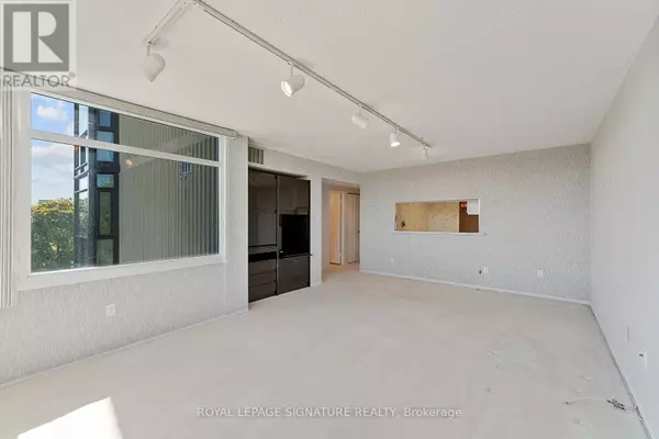 Toronto (don Valley Village), ON M2J4X9,1555 Finch AVE East #404