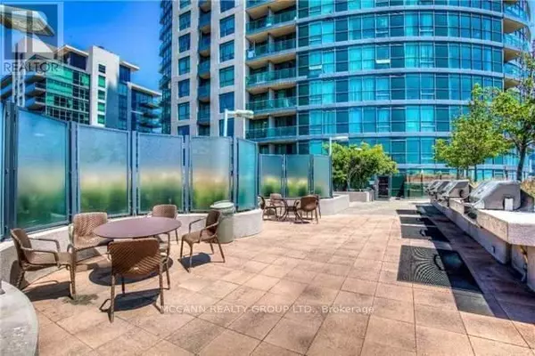 Toronto (niagara), ON M5V4A2,215 Fort York BLVD #3301