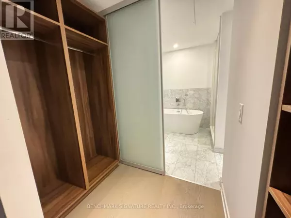 Toronto (university), ON M5G0C1,488 University AVE #2315