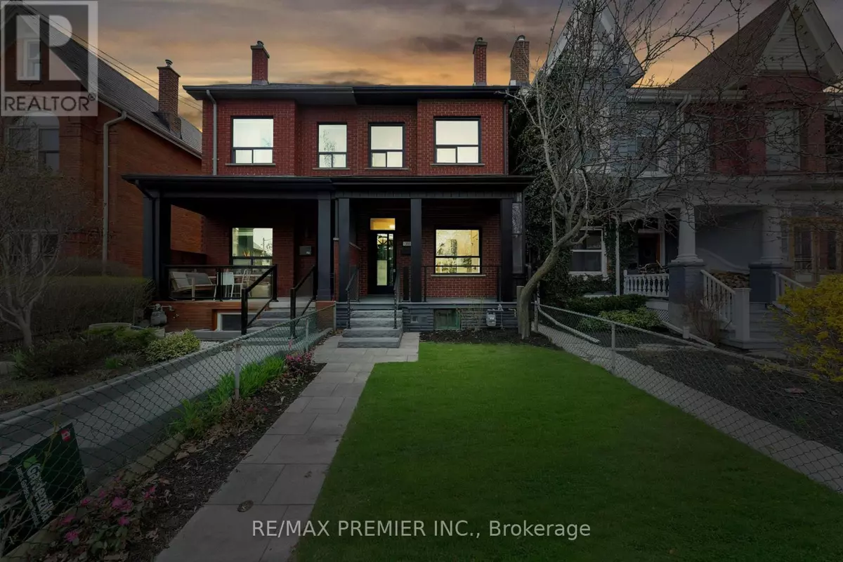 Toronto (trinity-bellwoods), ON M6J2V9,388 CRAWFORD STREET