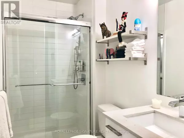 Toronto (moss Park), ON M5A0E5,510 King ST East #412