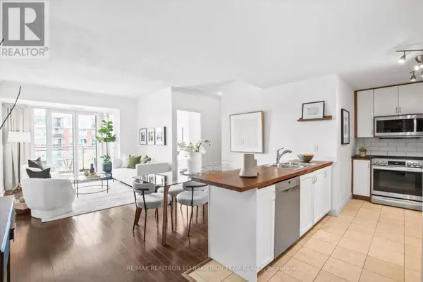 Toronto (st. Andrew-windfields), ON M2P2G1,11 William Carson CRES #618