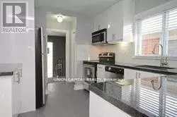 Toronto (mount Pleasant East), ON M4P2S8,4 ROWLEY AVENUE