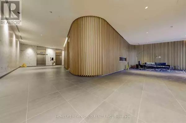 Toronto (englemount-lawrence), ON M6A0B3,120 Varna DR #524