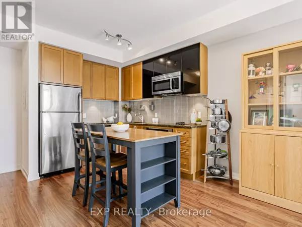 Toronto (mount Pleasant West), ON M4S0A5,98 Lillian ST #1018