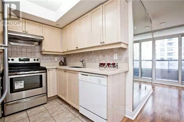 Toronto (willowdale East), ON M2N7A2,15 Northtown WAY #1218