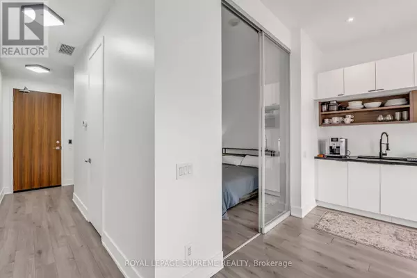 Toronto (yonge-st. Clair), ON M4V1N5,111 St Clair AVE West #604