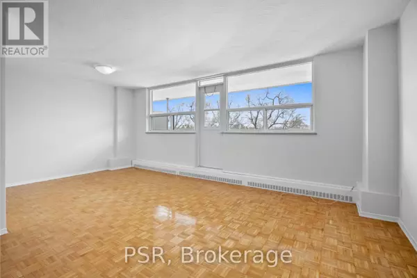 Toronto (parkwoods-donalda), ON M3A1R2,105 Rowena DR #403