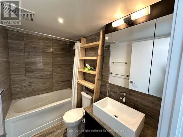 Toronto (waterfront Communities), ON M5V4B3,10 Capreol CT #1710