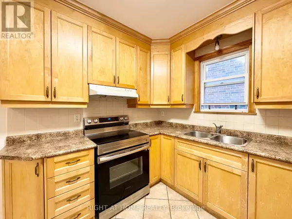 Toronto (lawrence Park South), ON M5N2G1,MAIN APARTMENT - 1198 AVENUE ROAD