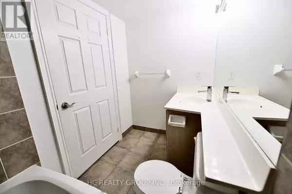 Toronto (newtonbrook West), ON M2M4M7,15 Greenview AVE #311