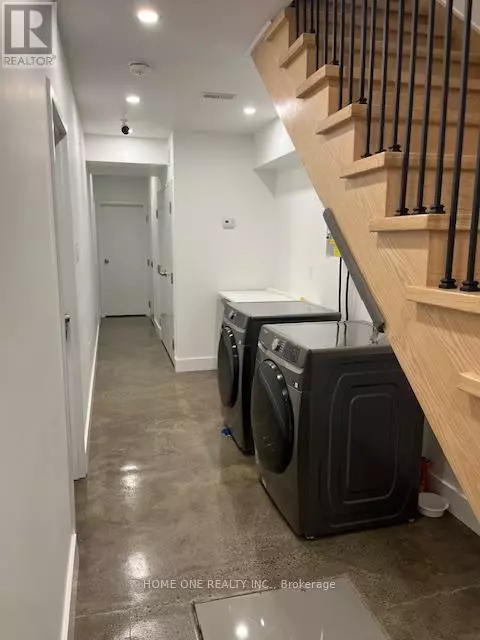 Toronto (kensington-chinatown), ON M5T2M6,35 Denison AVE #B01