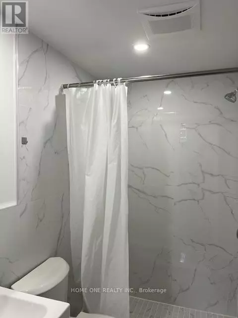 Toronto (kensington-chinatown), ON M5T2M6,35 Denison AVE #B01