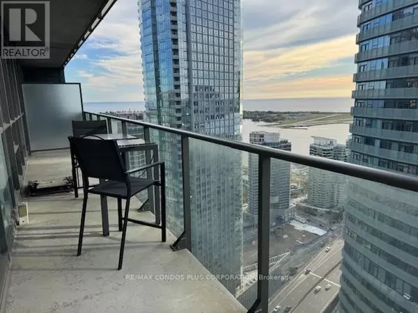 Toronto (waterfront Communities), ON M5J0A6,55 Bremner BLVD #3901
