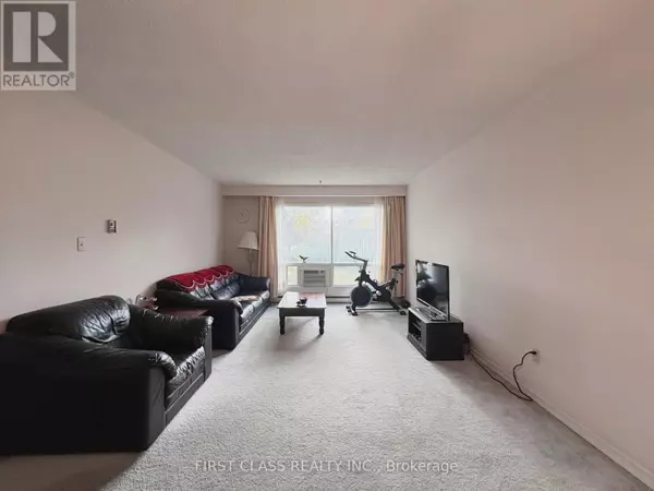 Toronto (don Valley Village), ON M2J2V7,81 CLANCY DRIVE