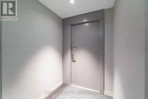 Toronto (niagara), ON M6K0E3,19 Western Battery RD #2719