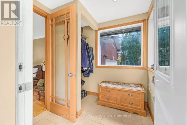 Toronto (lansing-westgate), ON M2N1V5,116 BURNETT AVENUE