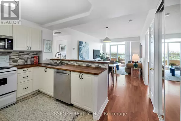 Toronto (englemount-lawrence), ON M6A3E5,8 Covington RD #1412