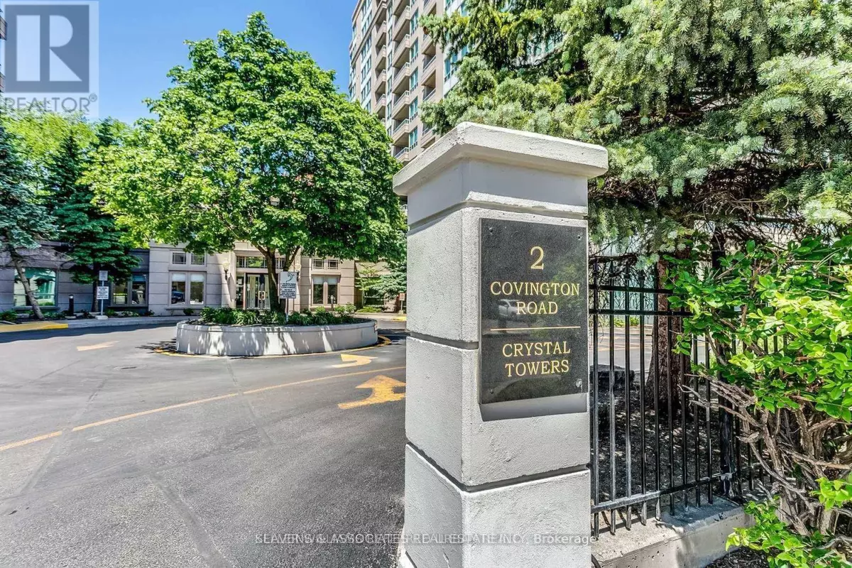 Toronto (englemount-lawrence), ON M6A3E2,2 Covington RD #PH209