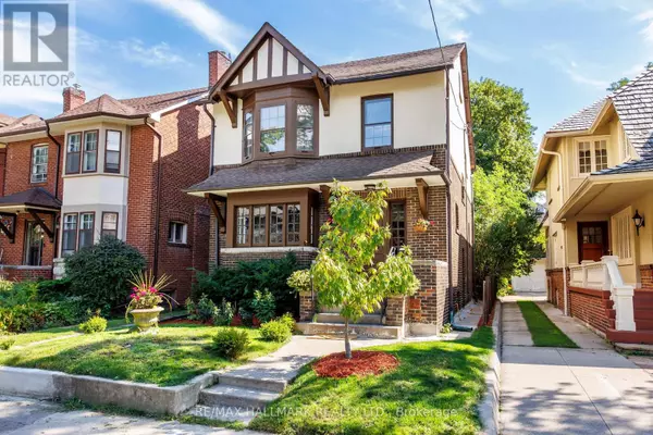 Toronto (casa Loma), ON M5R1Y2,33 AUSTIN TERRACE