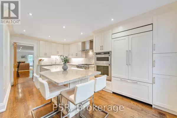 Toronto (yonge-eglinton), ON M4R1H2,128 ST CLEMENTS AVENUE