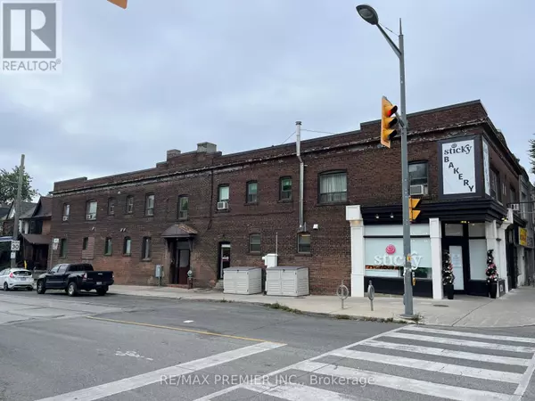 Toronto (humewood-cedarvale), ON M6C1A7,144 WYCHWOOD AVENUE