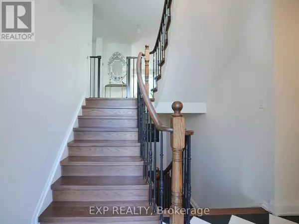 Toronto (bayview Woods-steeles), ON M2M2Y2,38 TARBERT ROAD