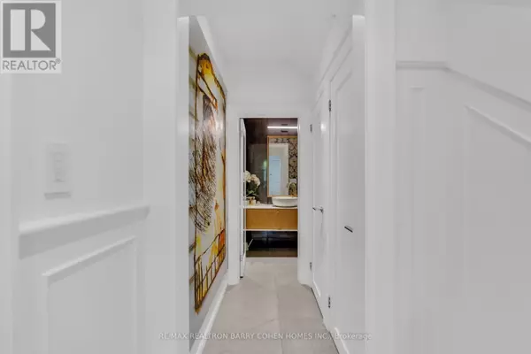 Toronto (rosedale-moore Park), ON M4W3B4,18 ASTLEY AVENUE