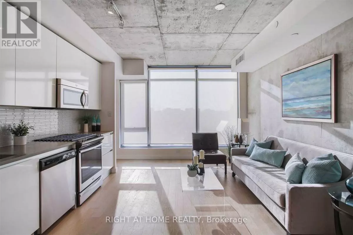 Toronto (waterfront Communities), ON M5V0M9,111 Bathurst ST #408