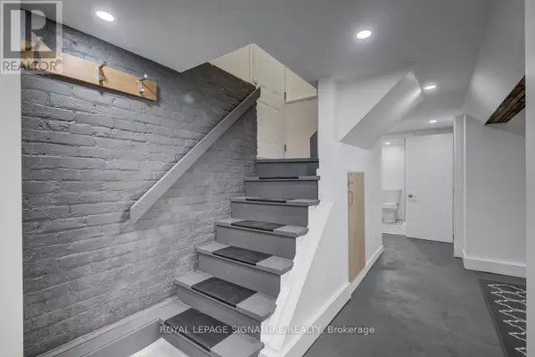 Toronto (oakwood Village), ON M6E3C2,125 Glenholme AVE #(Lower)