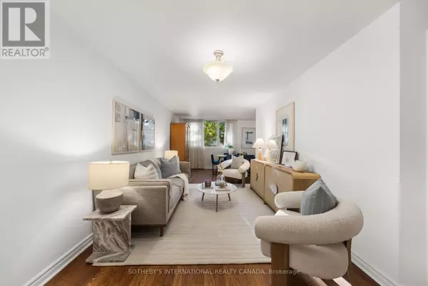 Toronto (leaside), ON M4G4G4,356 Mcrae DR #209