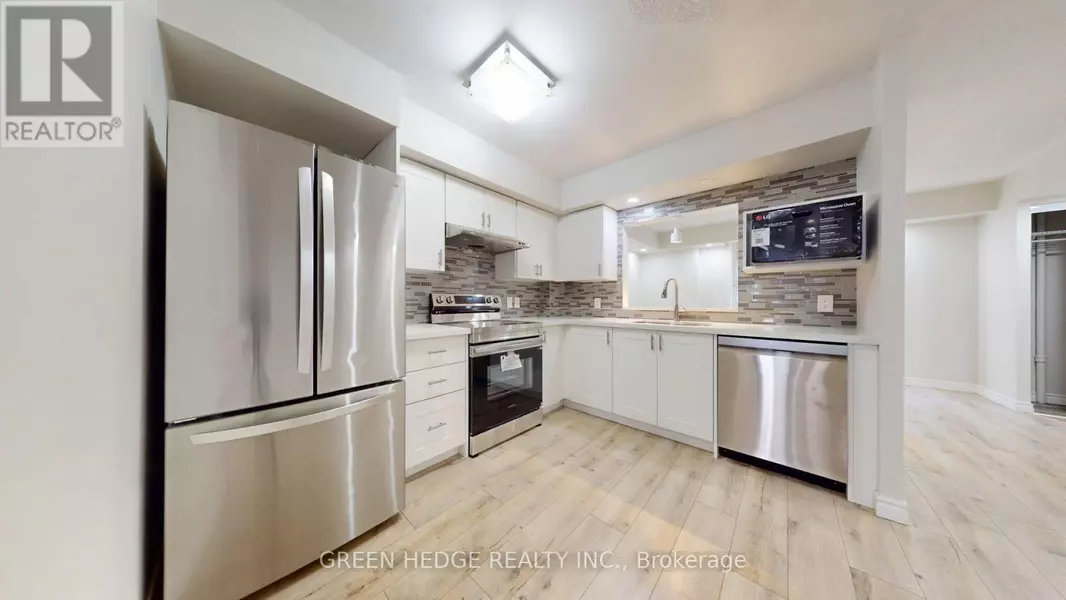 12 Douro ST #418, Toronto (niagara), ON M6K3M4