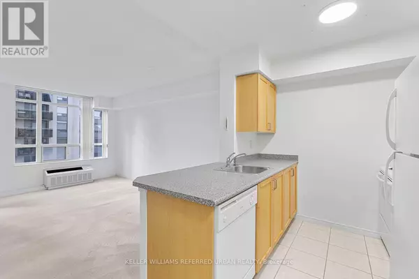 Toronto (lansing-westgate), ON M2N7C6,155 Beecroft RD #1002