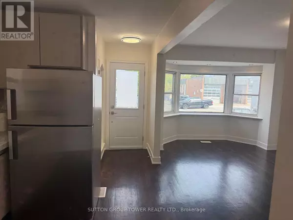 Toronto (oakwood Village), ON M6E2X8,598 OAKWOOD AVENUE