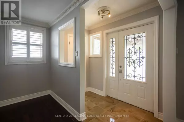 Toronto (newtonbrook East), ON M2M2W1,68 NIPIGON AVENUE