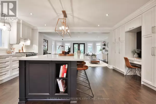 Toronto (bedford Park-nortown), ON M5M3A1,122 WILSON AVENUE