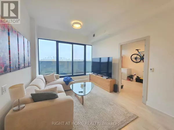 Toronto (leaside), ON M4G2L2,33 Frederick Todd WAY North #703