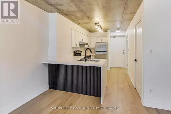 Toronto (niagara), ON M6K3M9,1029 King ST West #213