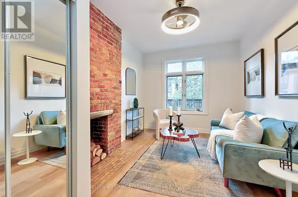 Toronto (annex), ON M6G2M4,789 MARKHAM STREET