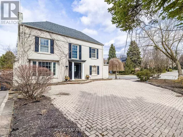 Toronto (forest Hill South), ON M5P1W4,2 SILVERWOOD AVENUE