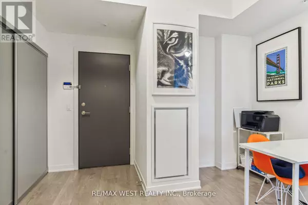 Toronto (waterfront Communities), ON M5V0H5,30 Nelson ST #1802