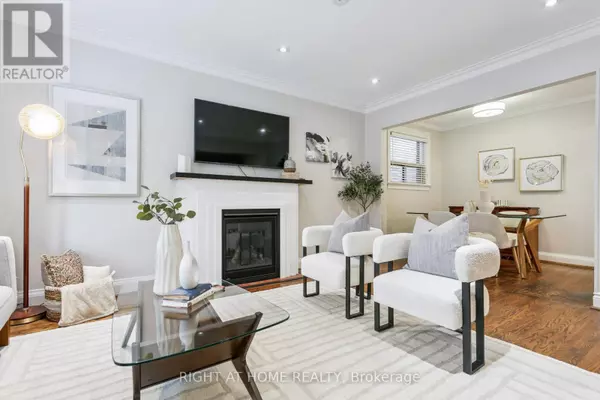 3 ROSENEATH GARDENS, Toronto (oakwood Village), ON M6C3X5