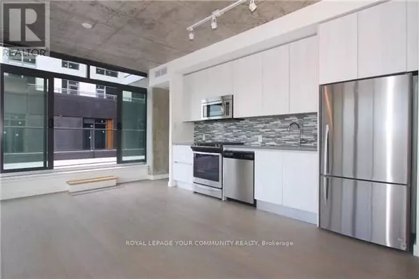 Toronto (waterfront Communities), ON M5V2R1,111 Bathurst ST #607