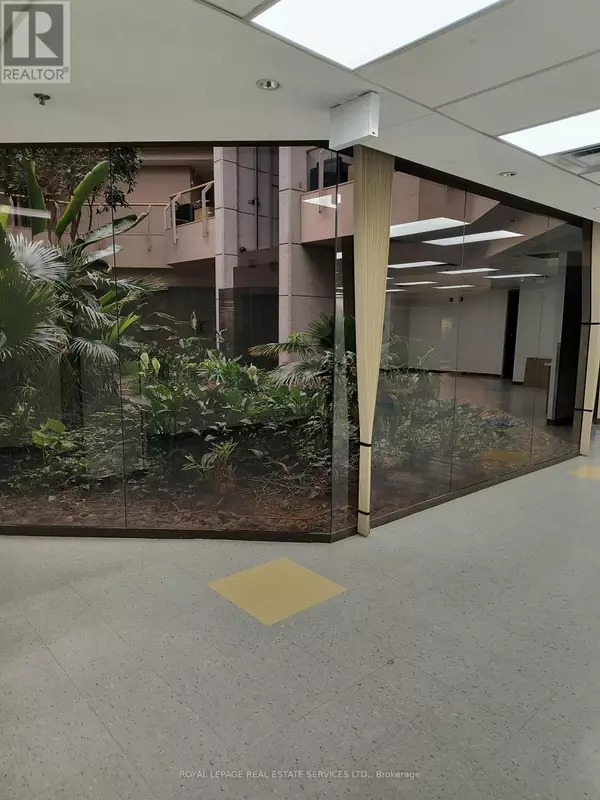 Toronto (banbury-don Mills), ON M3B3M1,1440 Don Mills RD #100*